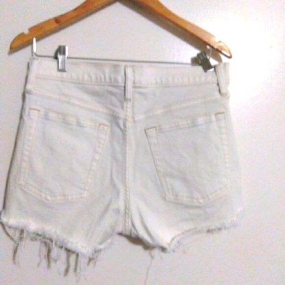 Gap White Cheeky Shorts 8/29 - Picture 2 of 8